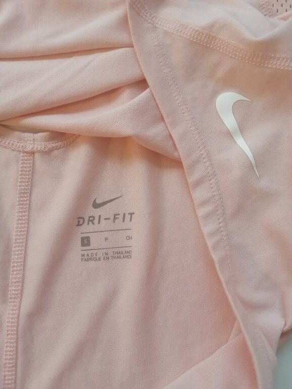 🏃🏻♀️Camiseta Nike Rosa Dri Fit🩷